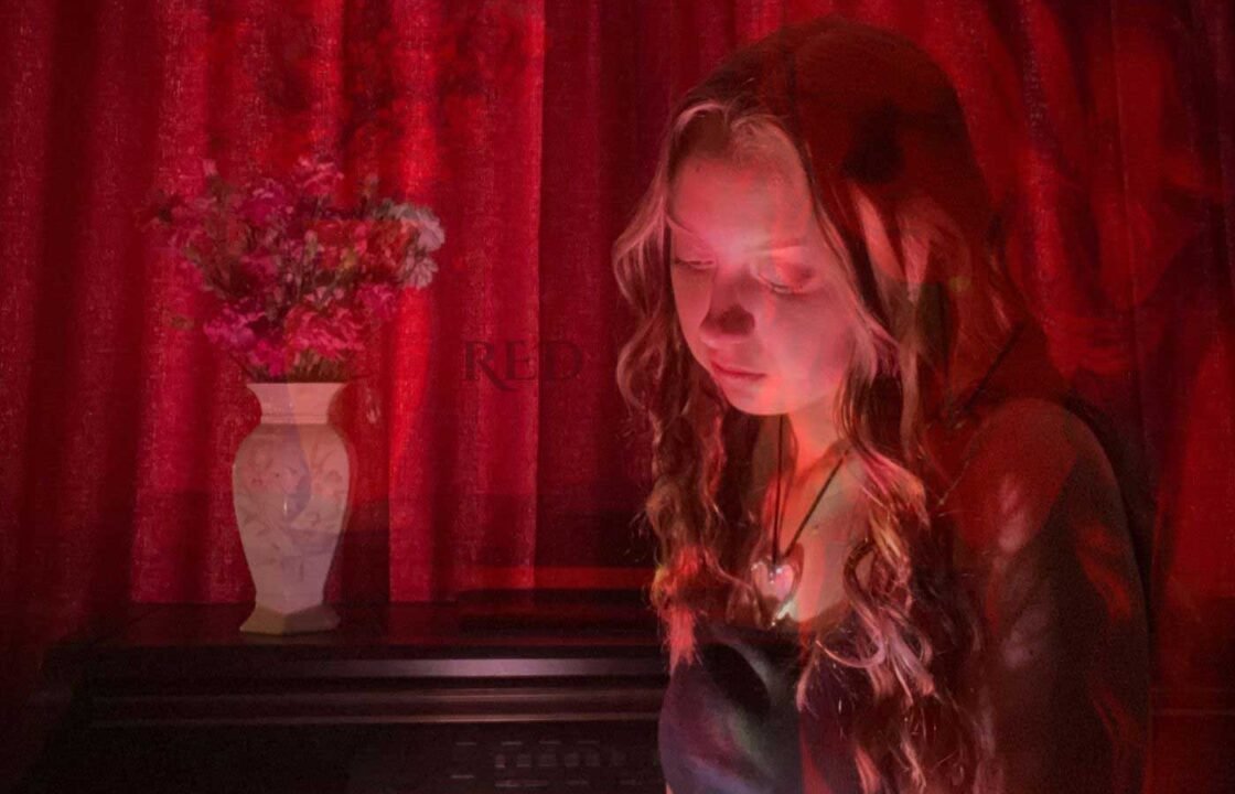 maisy-brown-red-artwork